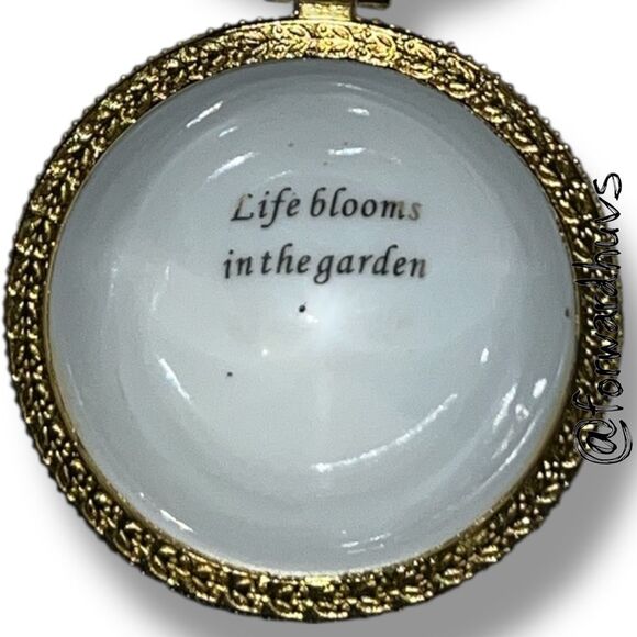 Vintage Lily Creek 24K Gold Plated Footed Ceramic Egg Trinket Box – 4” - Picture 6 of 8